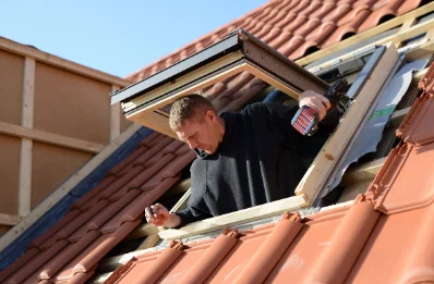 Pose de fenêtres de toit Velux à Ménarmont
